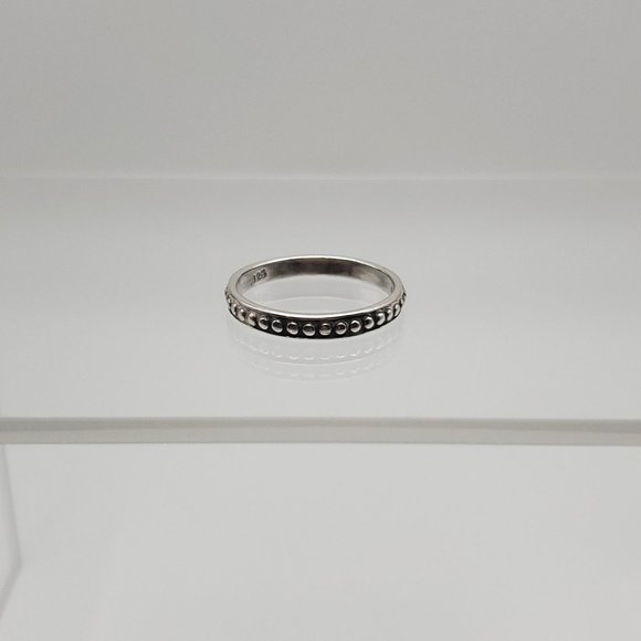 Size 7 925 Sterling Silver Cool Dotted Pattern Simple Ring - Picture 1 of 7